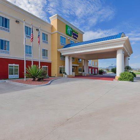 Holiday Inn Express And Suites Alpine By Ihg Bagian luar foto