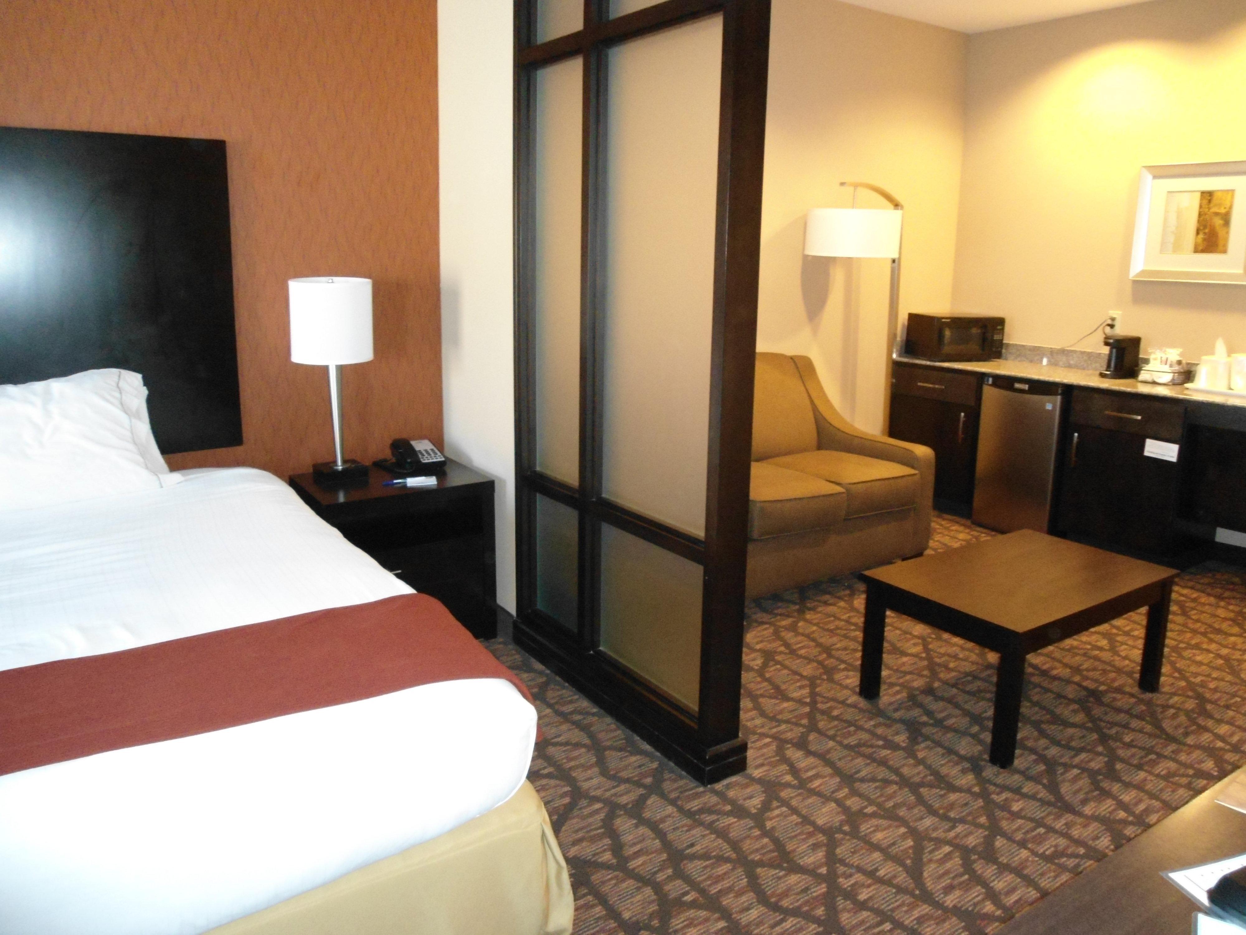 Holiday Inn Express And Suites Alpine By Ihg Bagian luar foto
