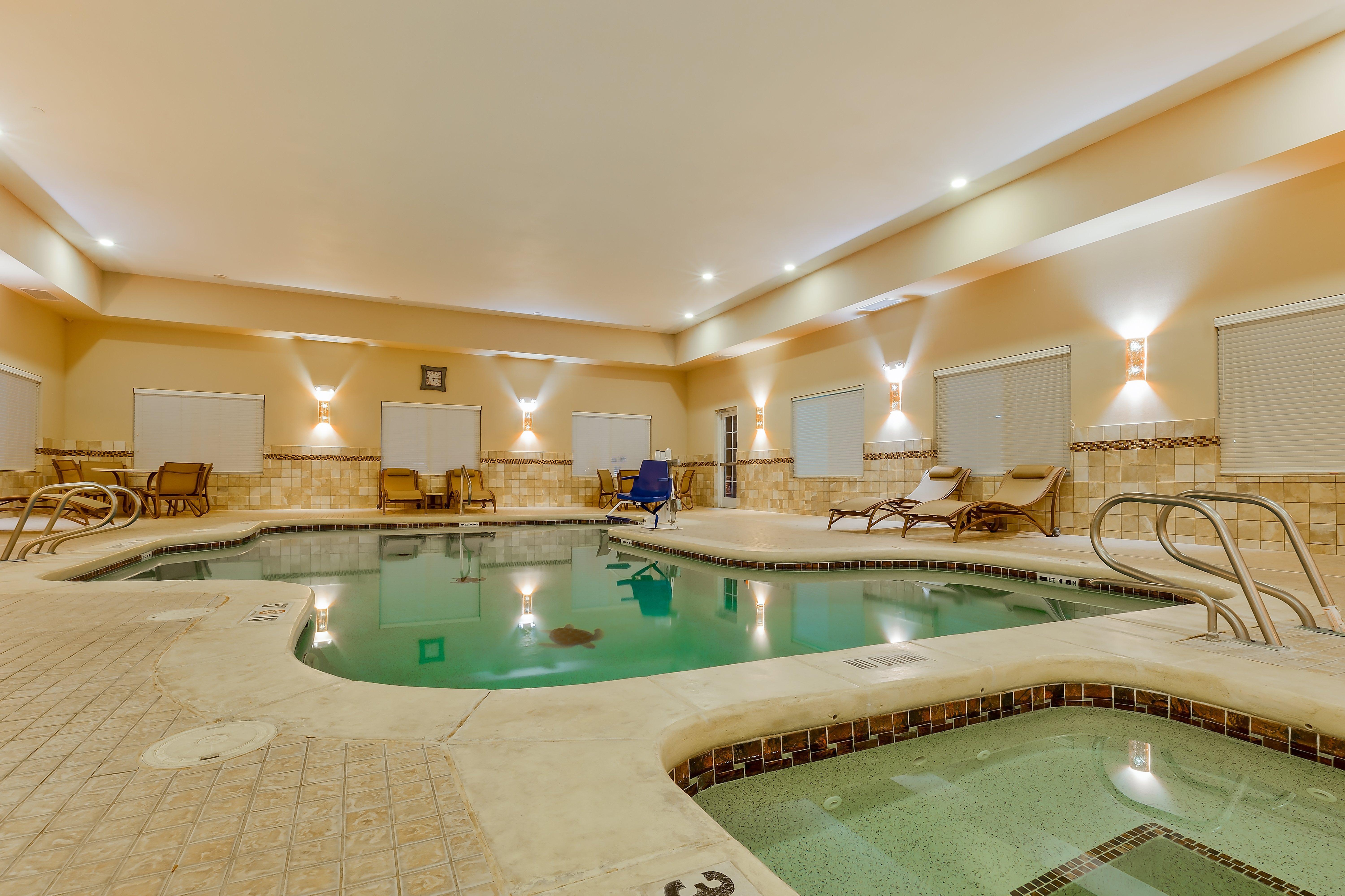 Holiday Inn Express And Suites Alpine By Ihg Bagian luar foto