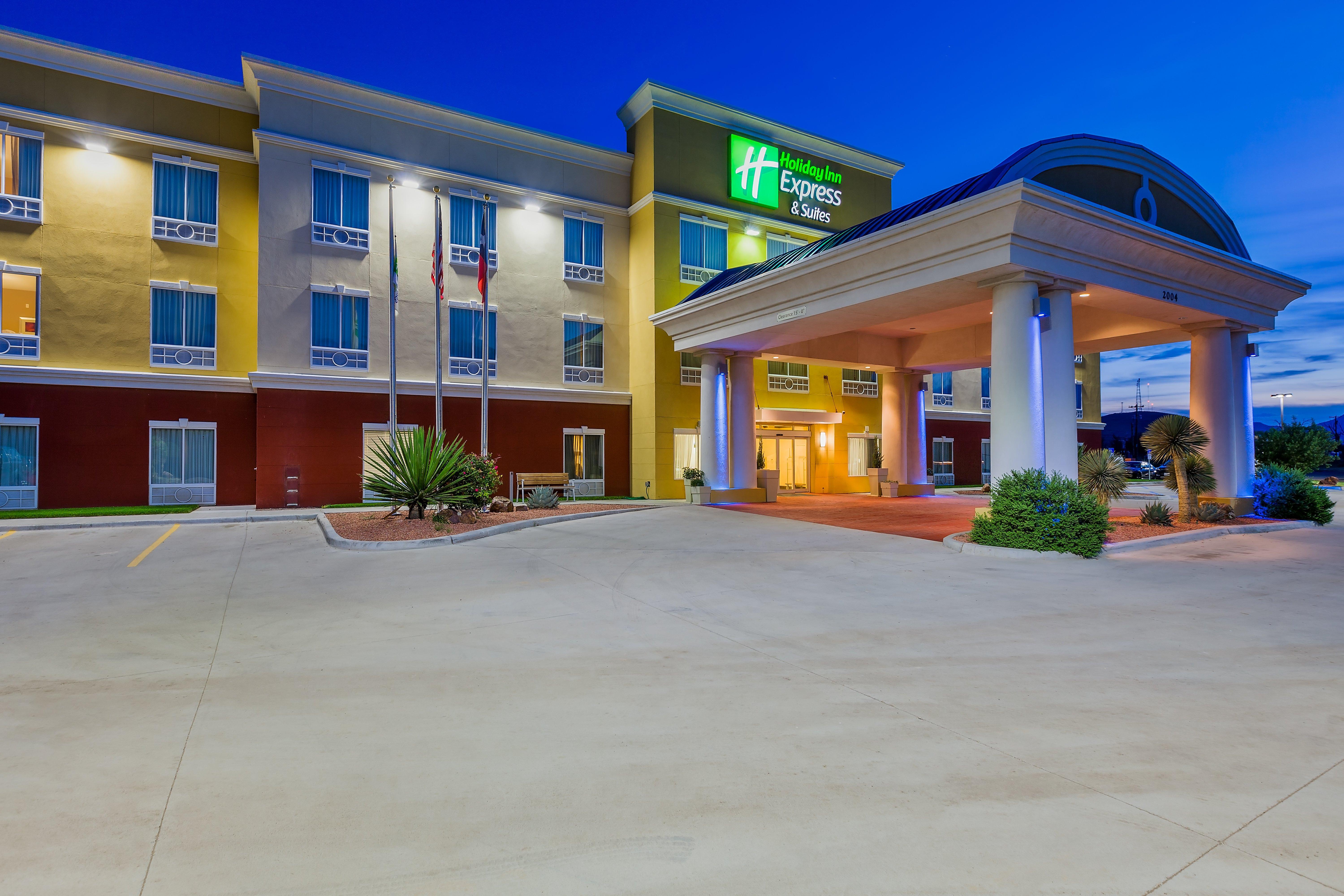 Holiday Inn Express And Suites Alpine By Ihg Bagian luar foto