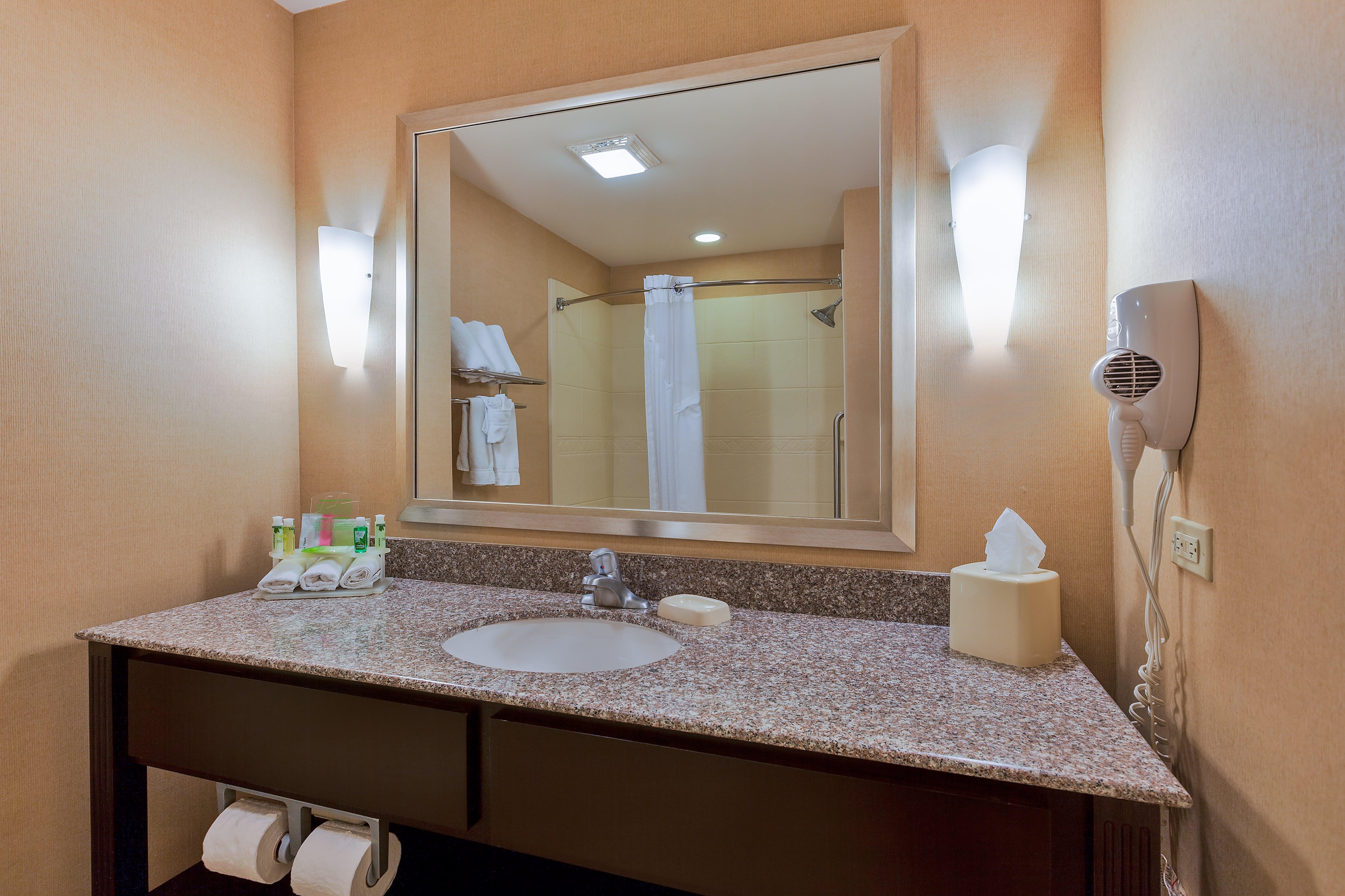 Holiday Inn Express And Suites Alpine By Ihg Bagian luar foto