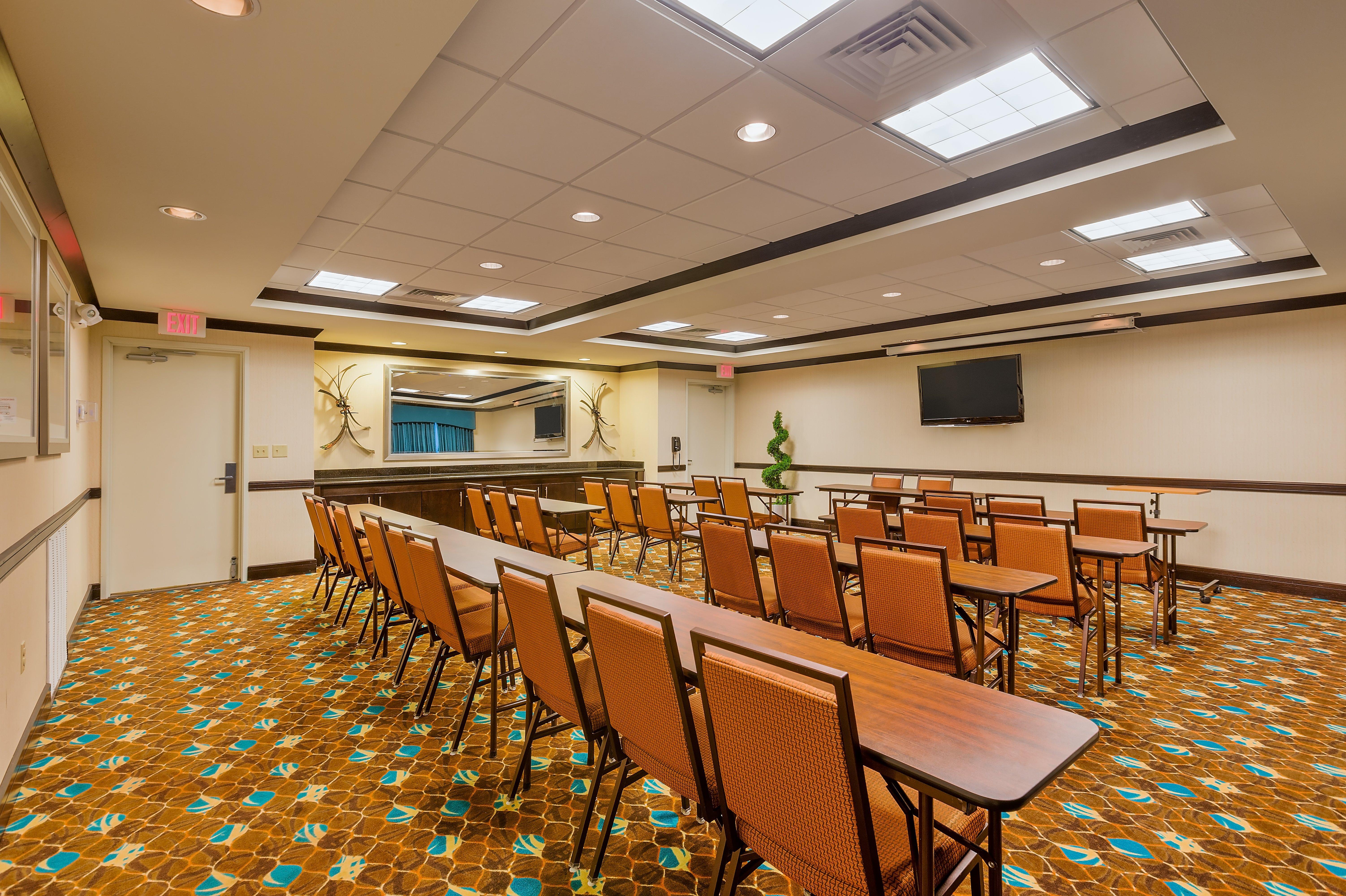 Holiday Inn Express And Suites Alpine By Ihg Bagian luar foto