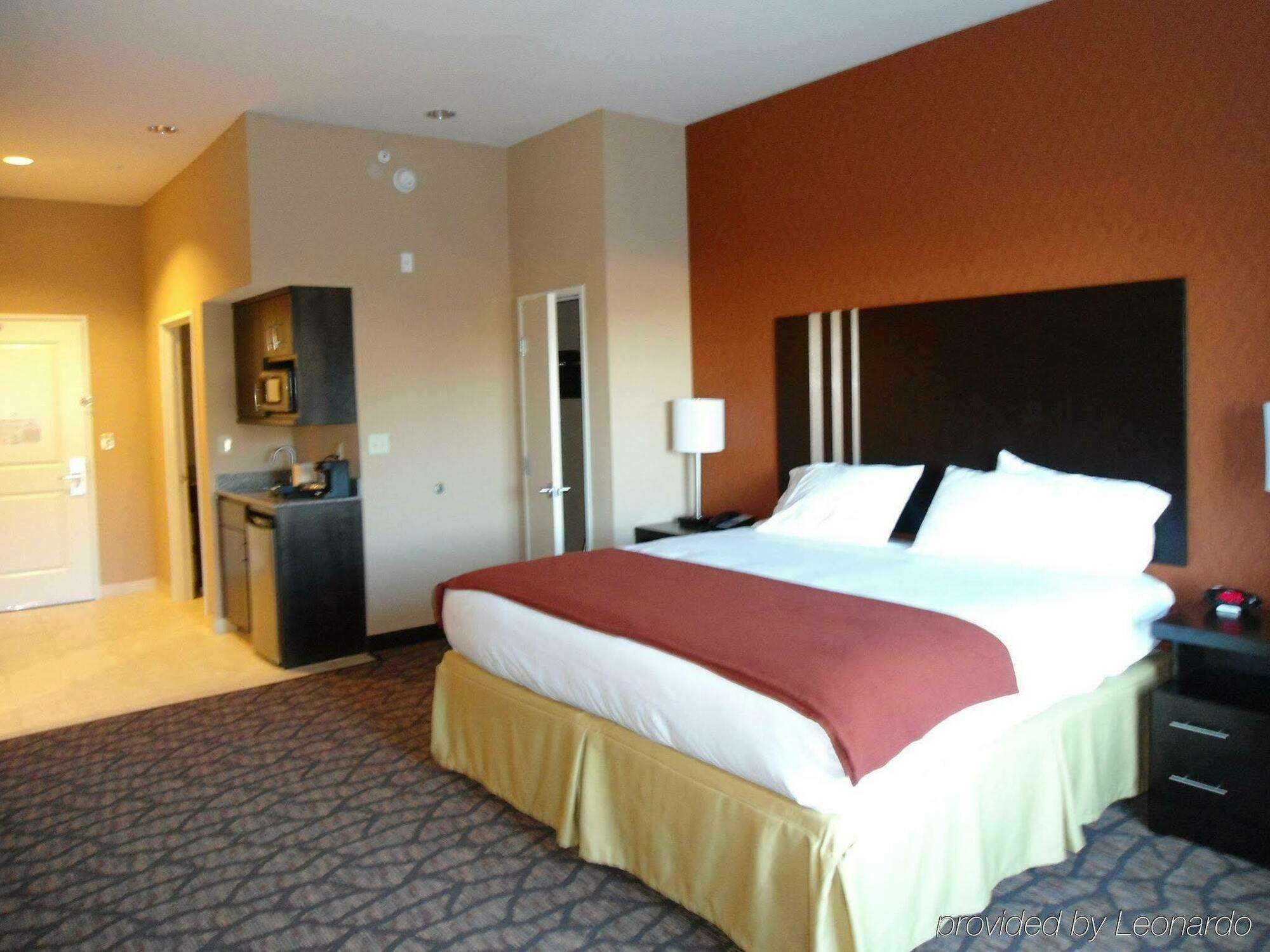 Holiday Inn Express And Suites Alpine By Ihg Bagian luar foto
